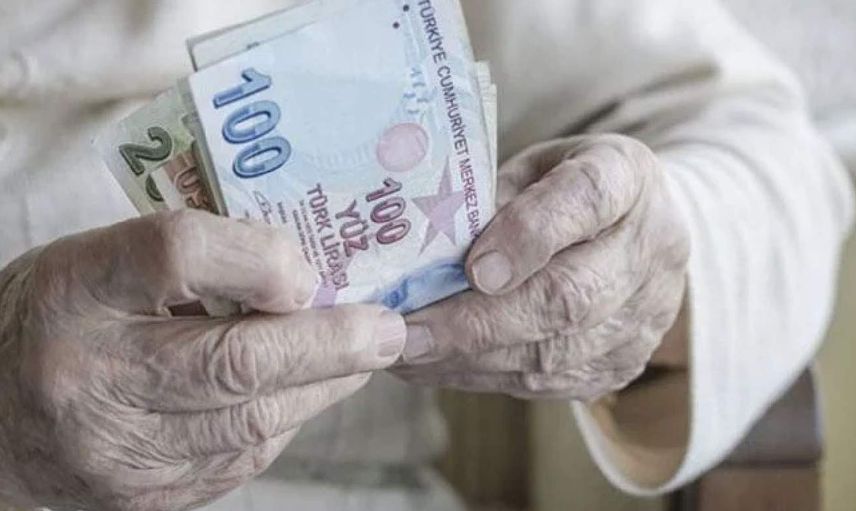 Milyonlarca emekliyi sevindiren haber: Beklenen ödemeler hesaplara yattı
