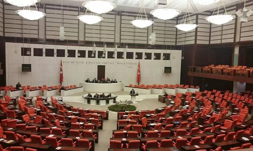 Milyonlarca kişiyi ilgilendiren düzenlemenin hazırlıkları tamamladı: Çalışma hayatını değiştirecek kanun teklifi Meclis’te