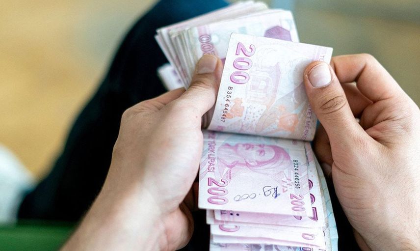 Milyonlarca memur ve emekliye müjde: Hem aylıklar hem de ikramiyeler artacak