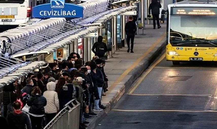 Milyonlarca öğrencinin gündeminde: 12 Eylül Pazartesi günü toplu taşıma ücretsiz olacak mı? Okulun ilk gününde otobüs, metrobüs ve metro ücretsiz mi?