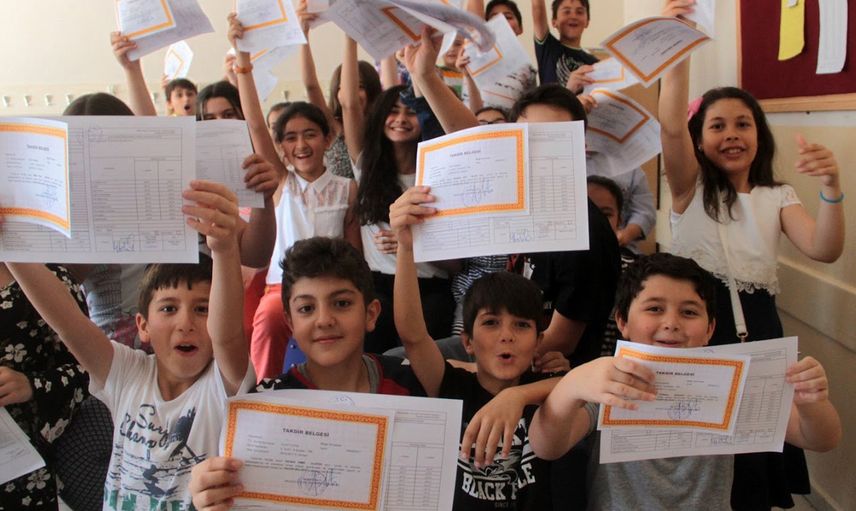 Milyonlarca öğrencinin karne sevinci başladı! Karneler ne zaman verilecek? İkinci dönem ne zaman başlayacak? İşte detaylar..