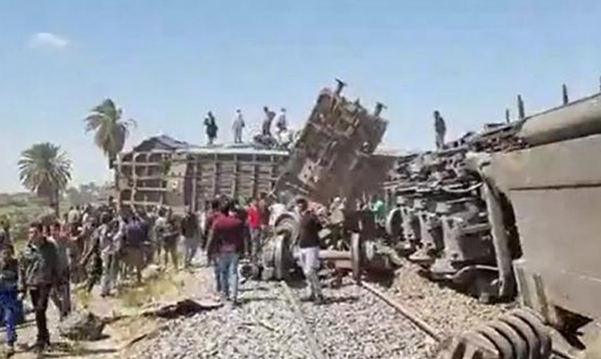 Mısır'da Tren Kazası: Çok sayıda Ölü ve Yaralı Var