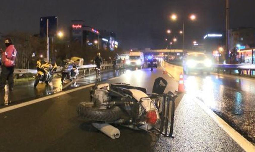 Motokurye Kaza Yaptı, Müşteriye Siparişi Kardeşiyle Yetiştirdi