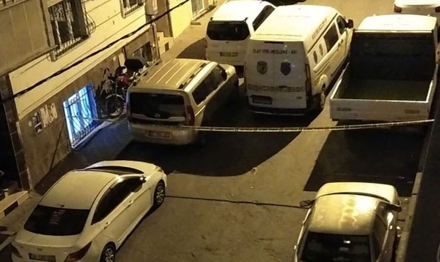 Motorcular İstanbul’da dehşet saçtı: Evlere ve arabalara kurşun yağdırdılar