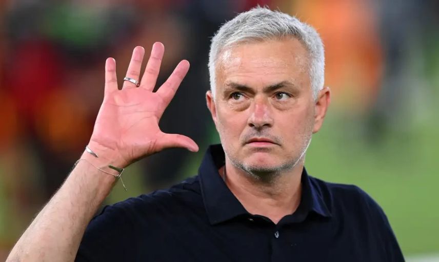 Mourinho, "Buraya kısıtlı bir kadroyla geldik