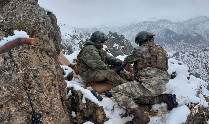 MSB’den gurur veren paylaşım: Her dağın zirvesi Mehmetçik