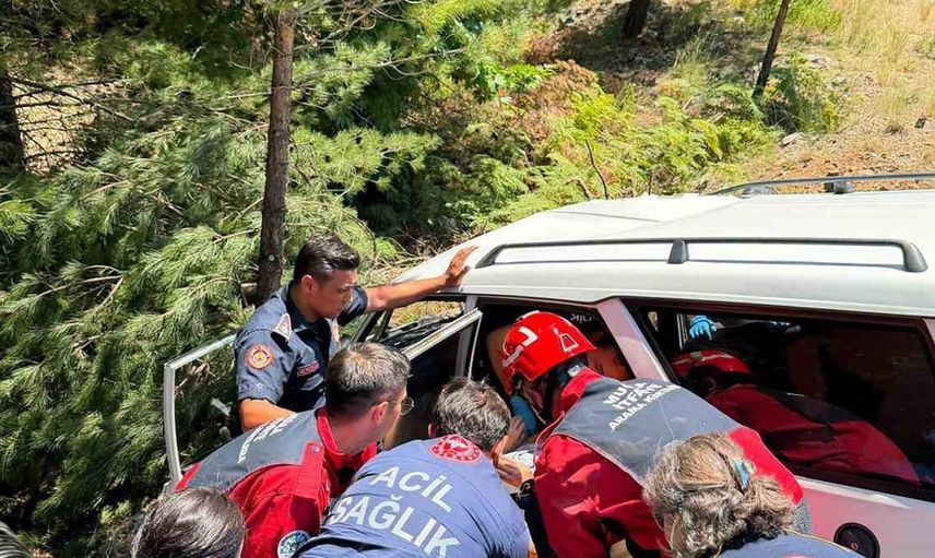 Muğla-Denizli karayolunda kaza: 2 yaralı