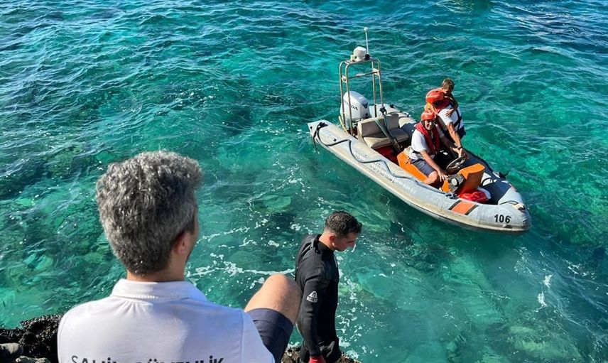 Muğla'da Batan Teknedeki İki Çocuk Kurtarıldı