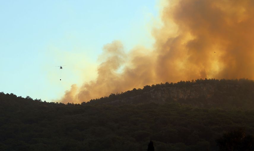 Muğla’da meydana gelen orman yangınına müdahale devam ediyor: Valilikten ilk açıklama geldi