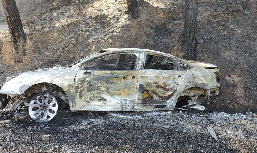Muğla'da Otomobil Yangını Ormana Sıçramadan Söndürüldü