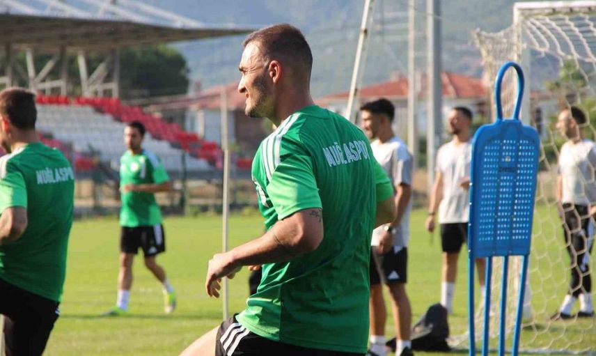 Muğlaspor'un teknik direktörü Yalçın Koşukavak, lig hazırlıkları hakkında açıklamalarda bulundu