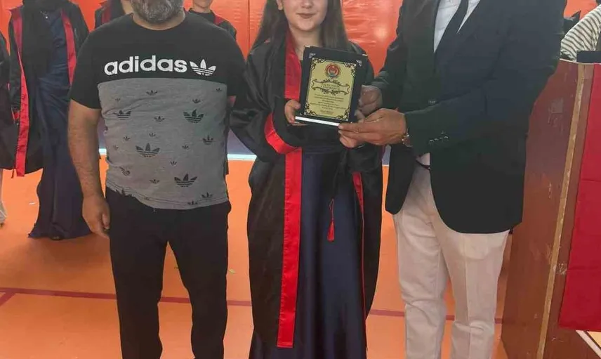 Muradiye'de geleneksel pilav günü ve mezuniyet programı düzenlendi