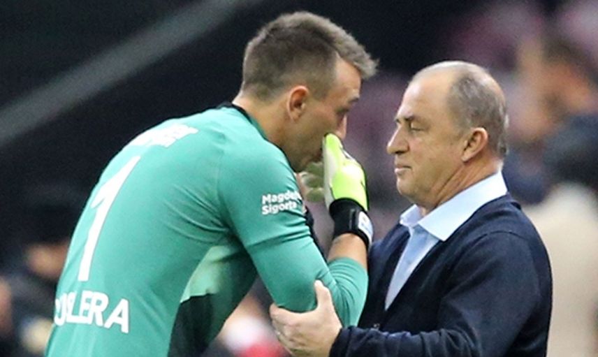 Muslera Galatasaray'dan ayrılıyor: Fatih Terim'den çağrı geldi