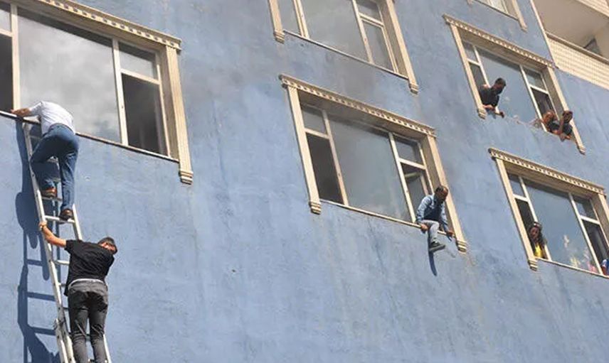Muş'ta 6 Katlı Binada Yangın Çıktı! 15 Kişi Hastaneye Kaldırıldı