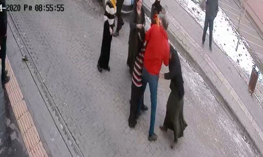 Muş'ta Suriyeli Kadınlardan Saç Baş Kavga!