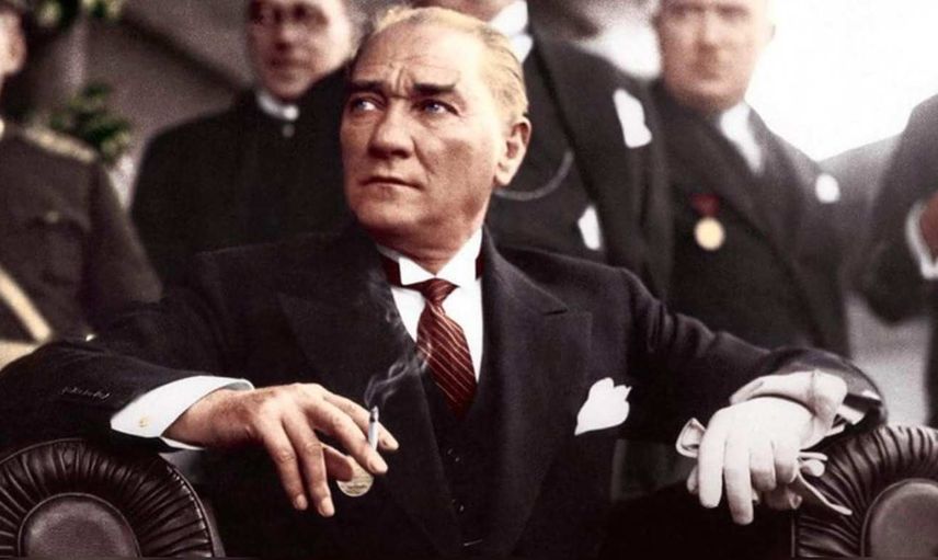 Mustafa Kemal Atatürk’e hakaret etmenin cezası nedir? Atatürk’e hakaret edenler nereye şikayet edilmelidir? Anayasada Atatürk’e hakaret etmenin karşılığı
