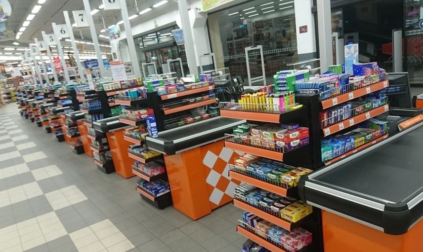 Müşterilerle kasiyer arasında gerginlik: Kasada fiyat farklı çıktı ortalık karıştı