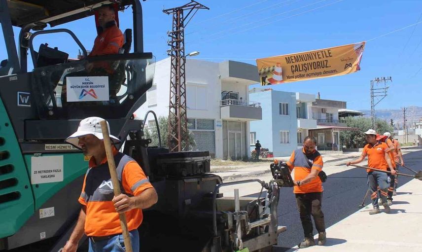 Mut’ta kış yağışları nedeniyle bozulan yollar yenilendi