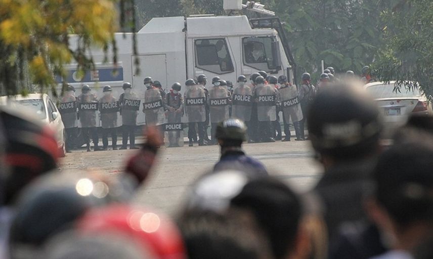 Myanmar’da Sular Durulmuyor! En Az 800 Asker Orduyu Terk Etti