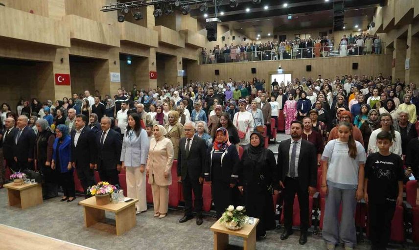 Nahita'nın Renkleri Defilesi Beğeni Topladı