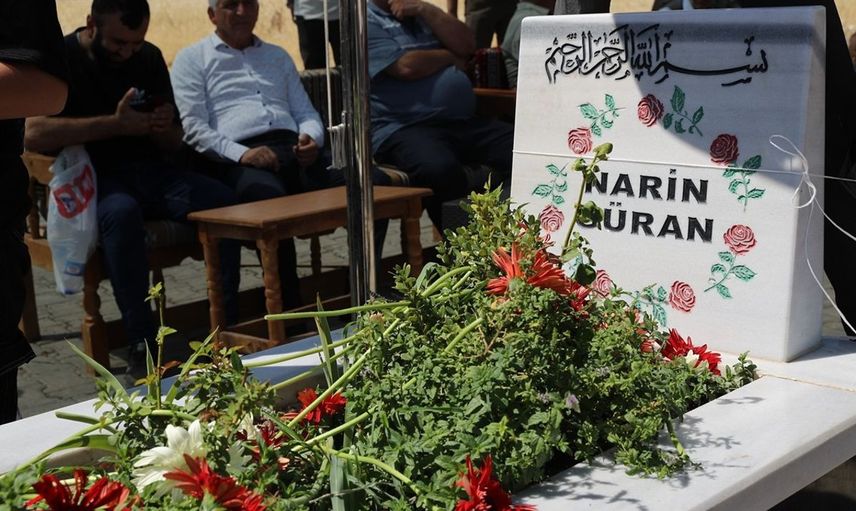 Narin Güran, Mezarı Başında Anıldı