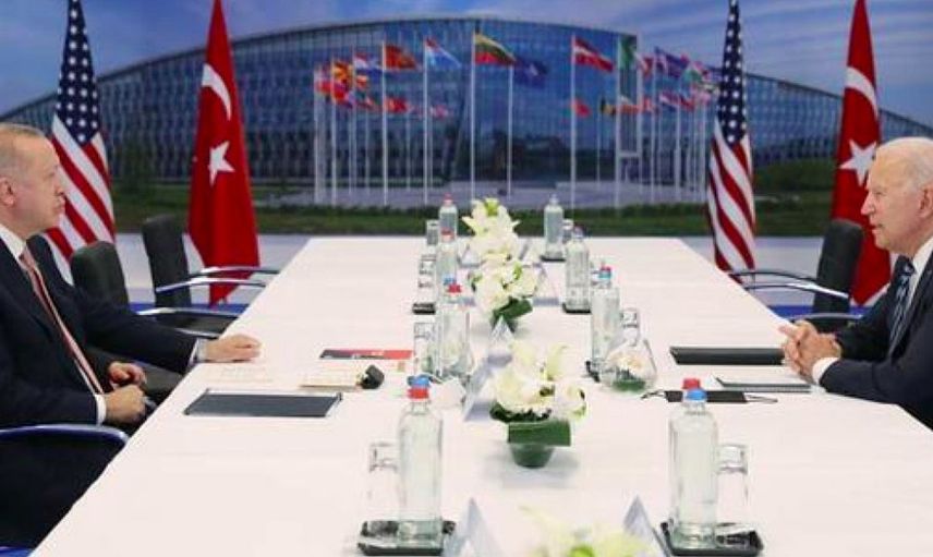 NATO Zirvesi'nde Dikkat Çeken Kitap! Cumhurbaşkanı Erdoğan, Biden'a Kitap Hediye Etti
