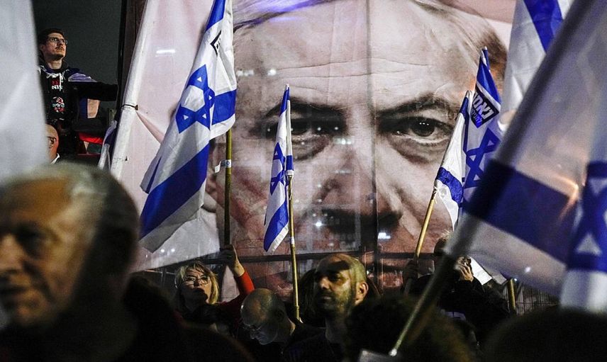 Netanyahu konutunun önünde protesto edildi: Binlerce İsrailli istifaya davet etti