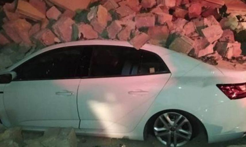 Nevşehir'de İstinat Duvarı Çöktü: 3 Araçta Hasar Oluştu