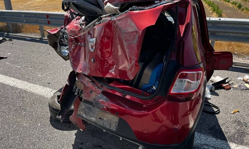 Niğde'de Tır ve Otomobil Çarpıştı: 1 Ölü, 3 Yaralı