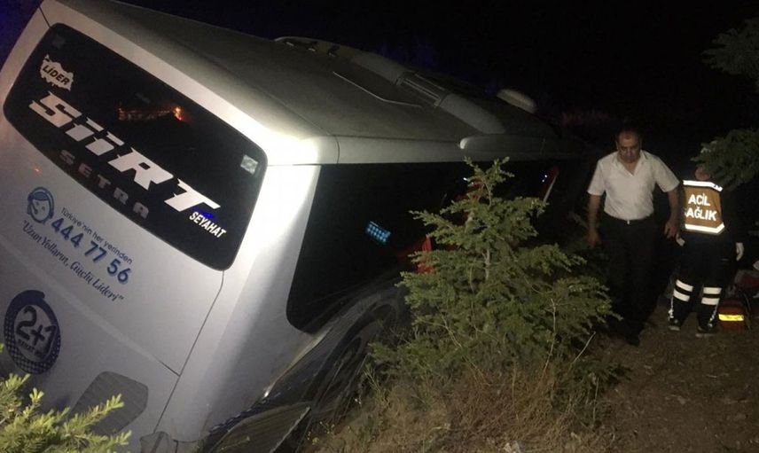 Niğde'de Yolcu Otobüsü Kaza Yaptı: 1 Ölü 10 Yaralı