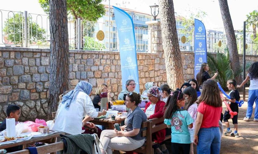 Öğrenciler Tekstil Park'ta Eğlencenin Tadını Çıkardı