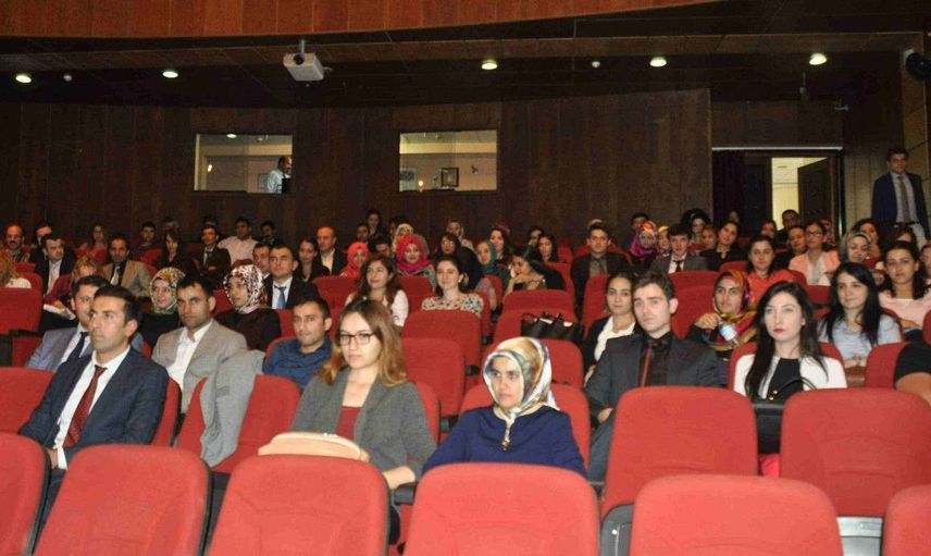 Öğretmenlerin yaz tatili seminerleri için Bakan Özer'den açıklama
