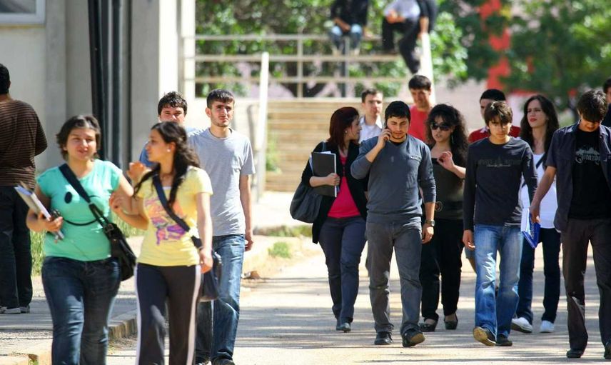Okulu bırakmak zorunda kalan üniversiteliye müjde! Üniversite öğrencilerine af yasası geliyor