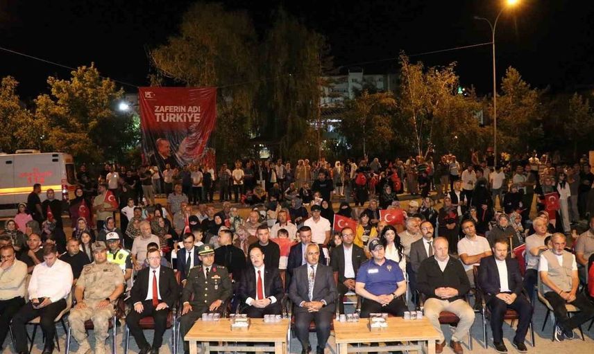 Oltulular 15 Temmuz demokrasi nöbetinde bir araya geldi