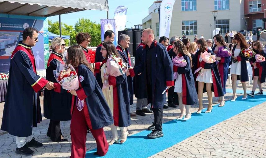 Omü mühendislik fakültesi mezunlarını geleceğe uğurladı
