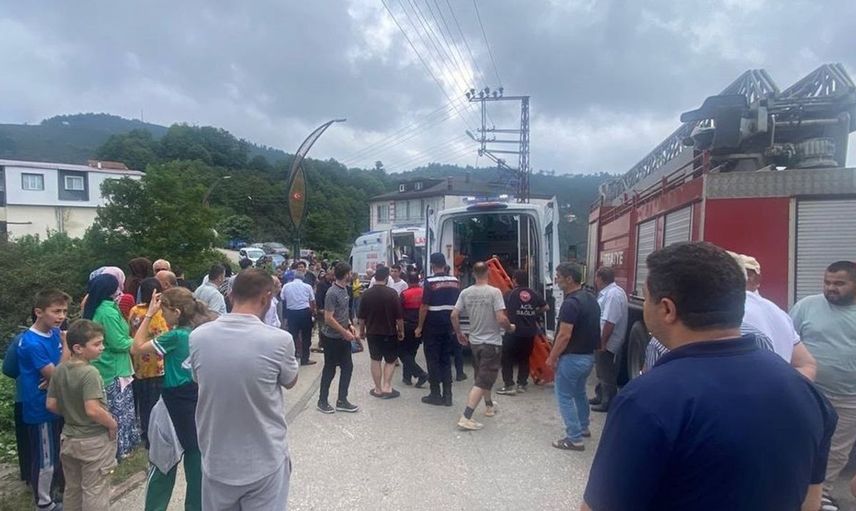 Ordu'da Tarım Aracının Devrilmesi Sonucu 4 Kişi Yaralandı