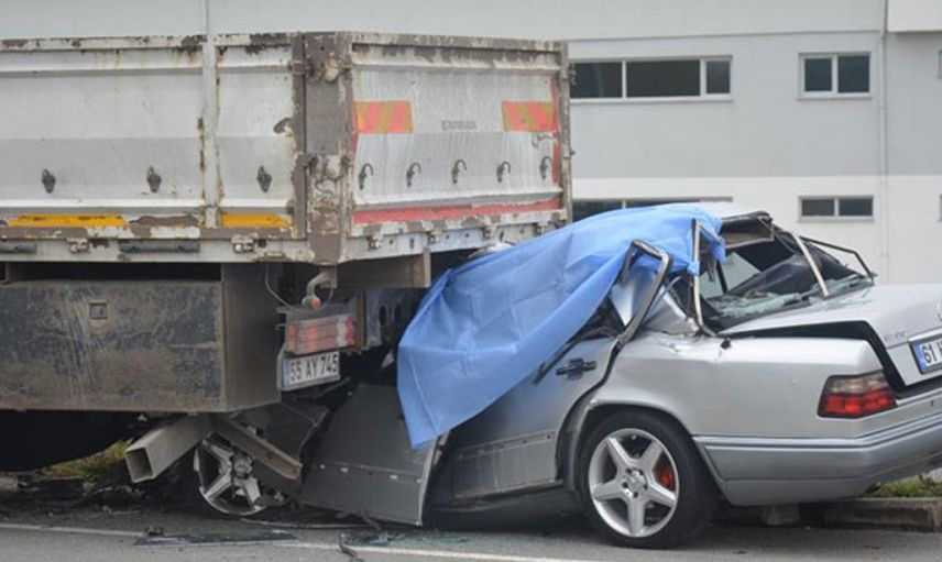 Ordu’da Tırın Altına Giren Otomobilin Sürücü Hayatını Kaybetti