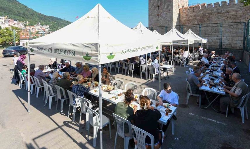 Osmangazi Belediye Başkanı Erkan Aydın, Alacahırka Mahallesi'nde Talep ve Önerileri Dinledi