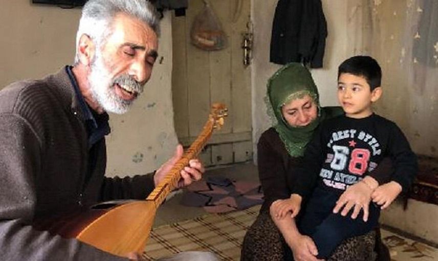 Otizmli Çocuğun Babasından Duygulandıran Beste