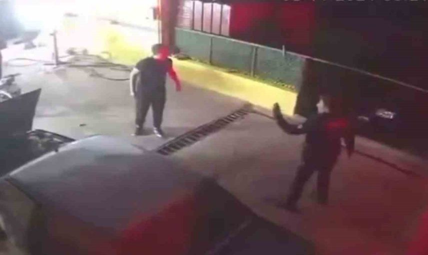 Oto yıkamacılar polislere saldırdı