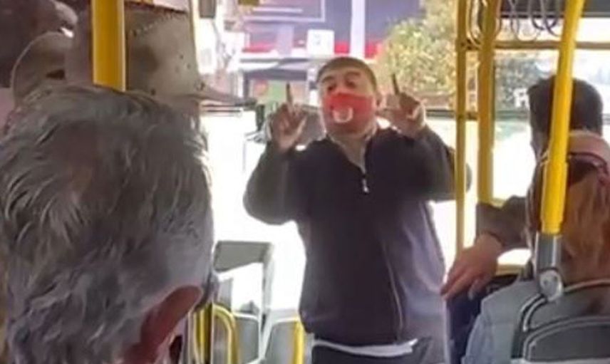 Otobüs şoföründen şaşkına uğratan hareket: Beni haklı bulmayanlar aşağı insin!