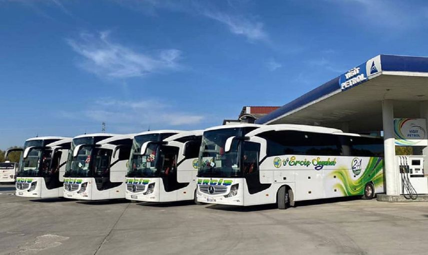 Otobüslerde ibadet tartışması: Molaların namaz saatlerine ayarlanması talebi reddedildi