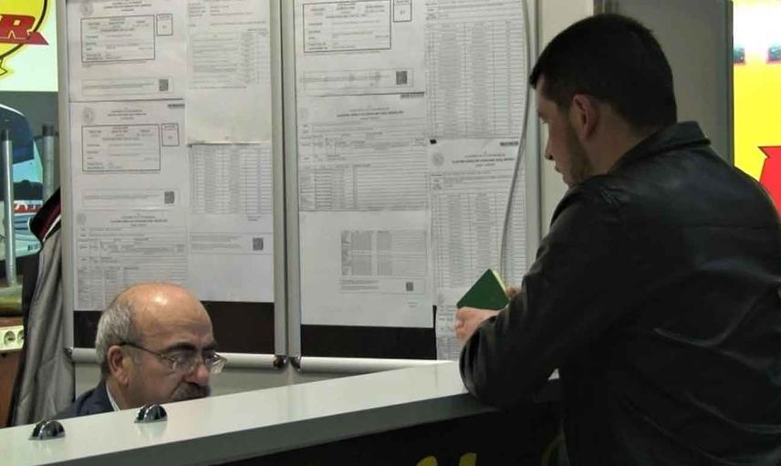 Otogarlarda bilet yoğunluğu: İstanbul’da bayram tatili öncesi vatandaşlar bilet fiyatlarının yüksek olmasından yakındı!