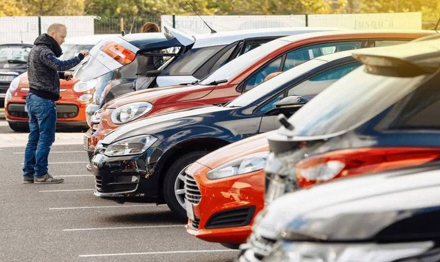 Otomobilde fiyatların artması satışları durdurmadı: İlana çıkan araçların yarısına yakını satıldı