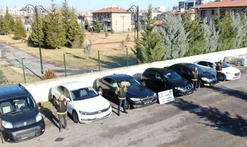 Otomobilleri Almanya'dan Çalıp Türkiye'ye Getirerek 1,5 Milyon Liralık Vurgun Yapacaklardı