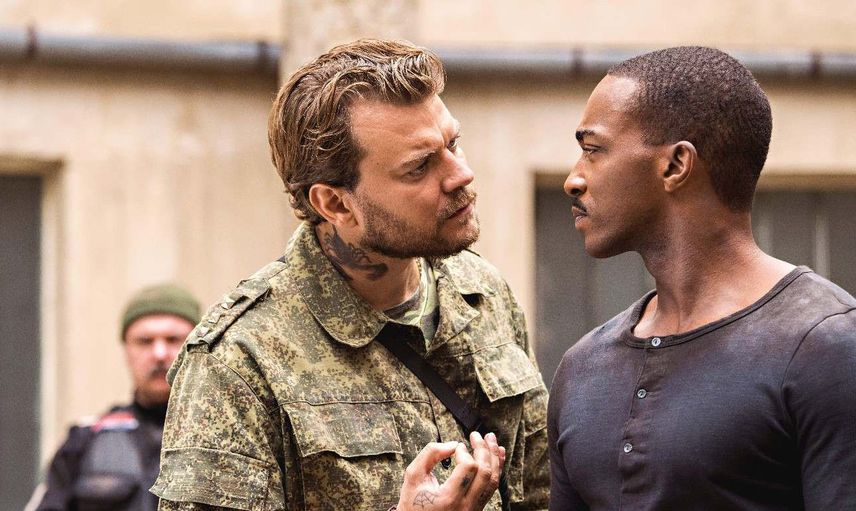 Outside the Wire film konusu ve oyuncuları