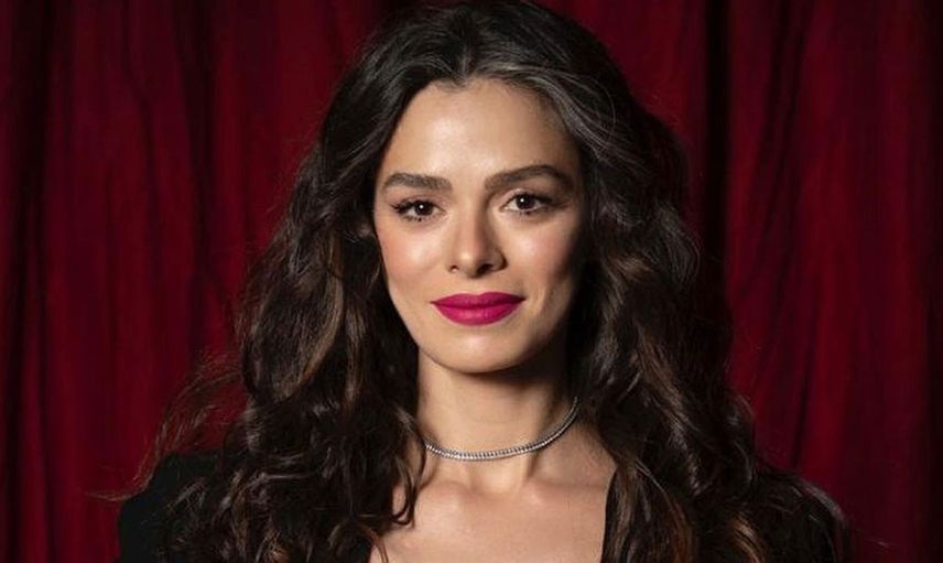 Oyuncu Özge Özpirinçci Sevgilisi Burak Yamantürk'le Bugün Marmaris'te Dünyaevine Giriyor