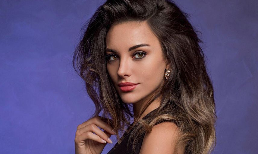 Tuvana Türkay Kolları Sıvadı!