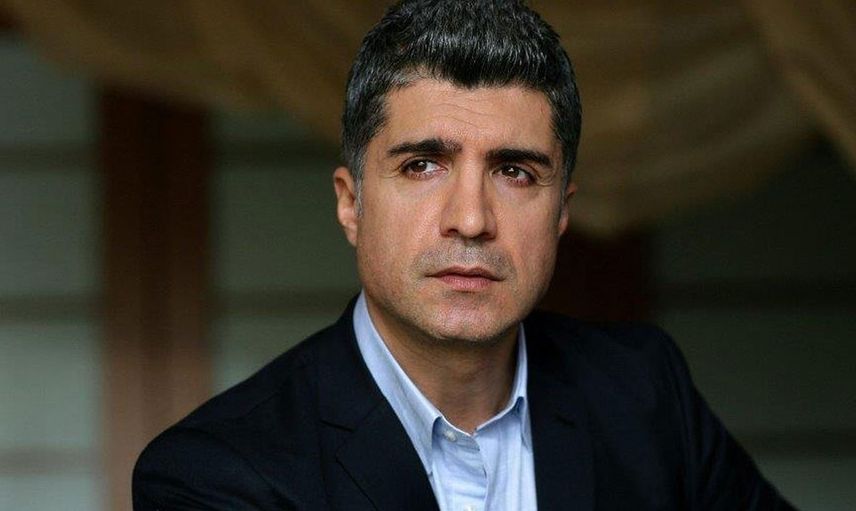 Özcan Deniz annesinin rızasını hiçe sayıp genç sevgilisi Samar Dadgar’la evlilik yolunda ilk adımını attı!