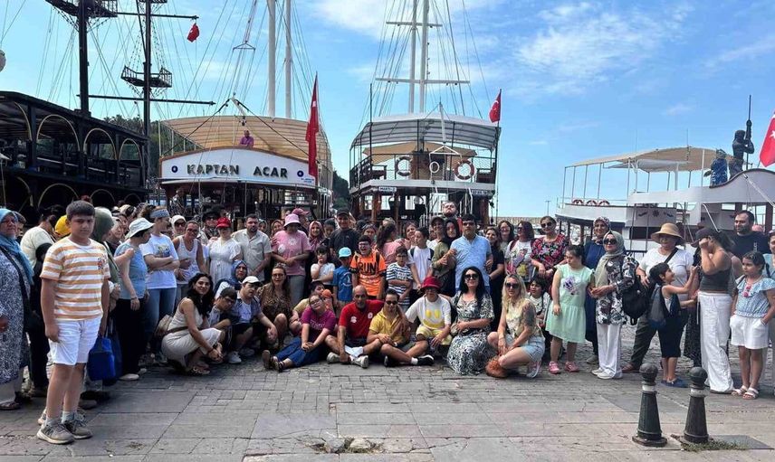 Özel bireyler 'yaza merhaba' etkinliğinde Akdeniz’e açıldı